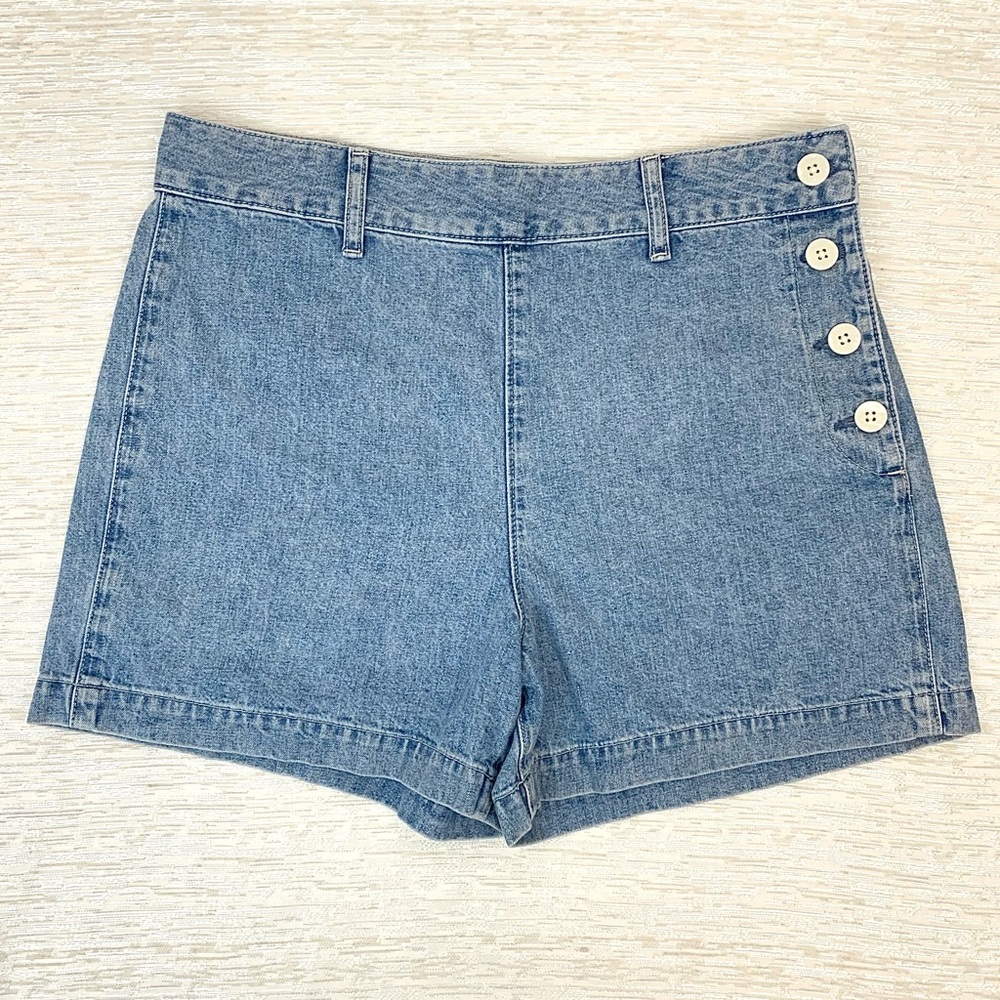 Vintage Gap high rise denim mom shorts side button closure